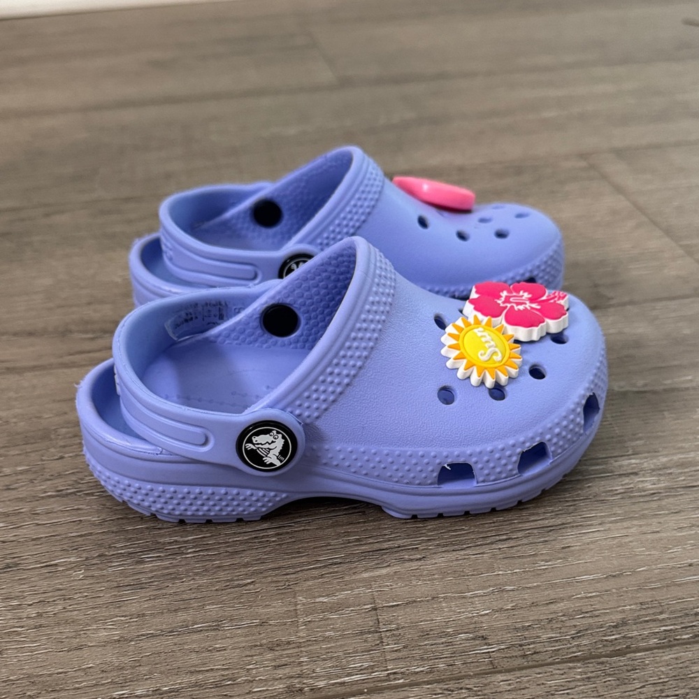 New CROCS Kids Lavender Slip-On Clogs with Fun Charms